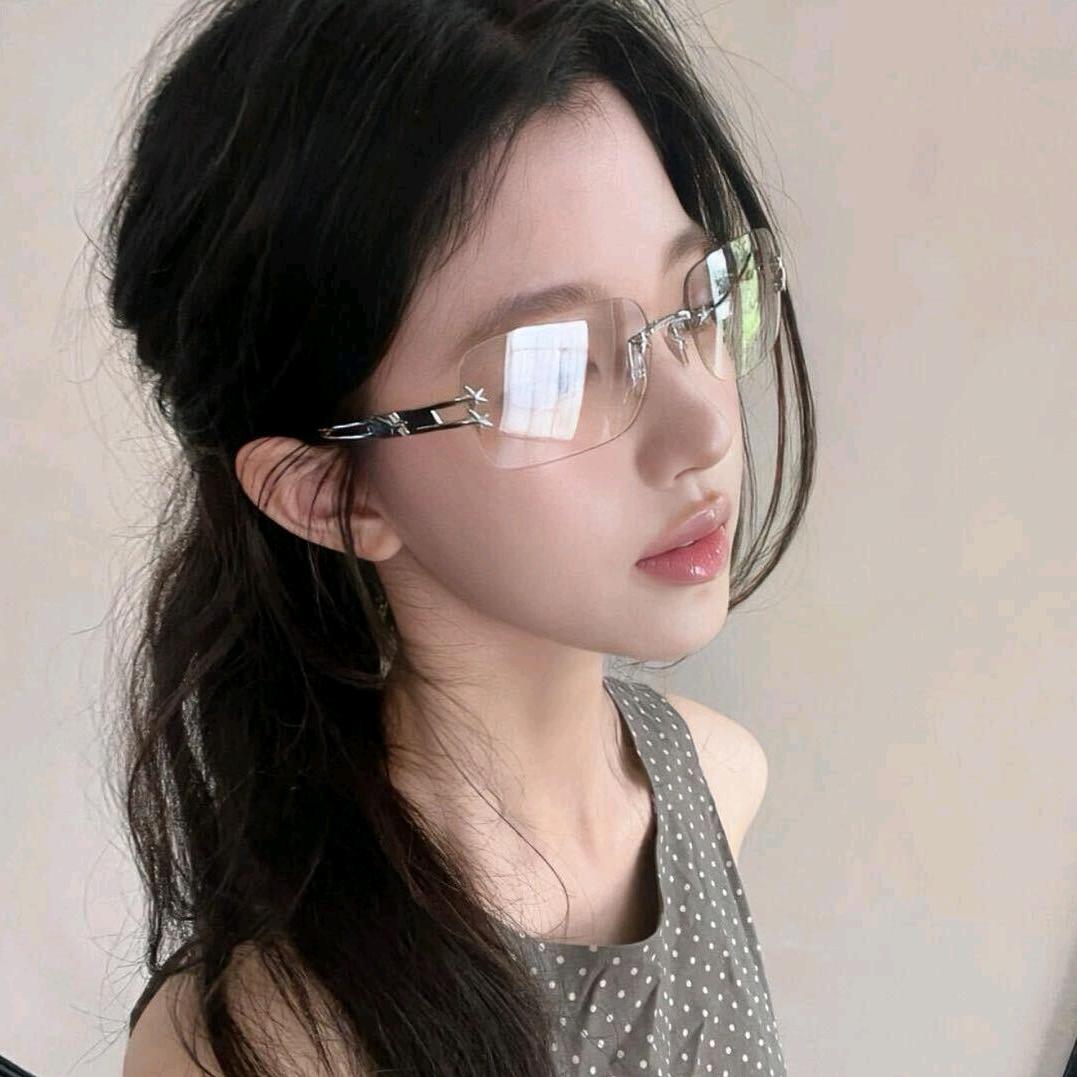 小 白.