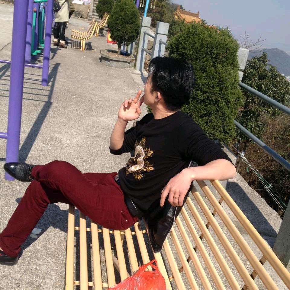 翱翔万里 心在一方