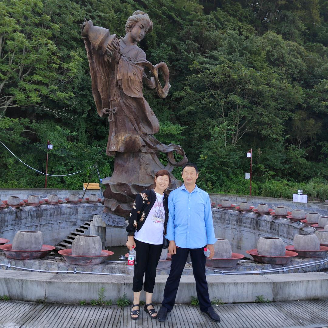 希望在田野上，让生活充满阳光。