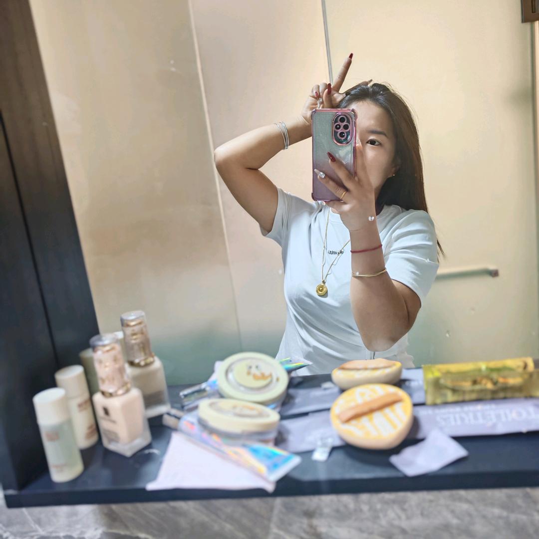 一个九七年的小阿姨✔