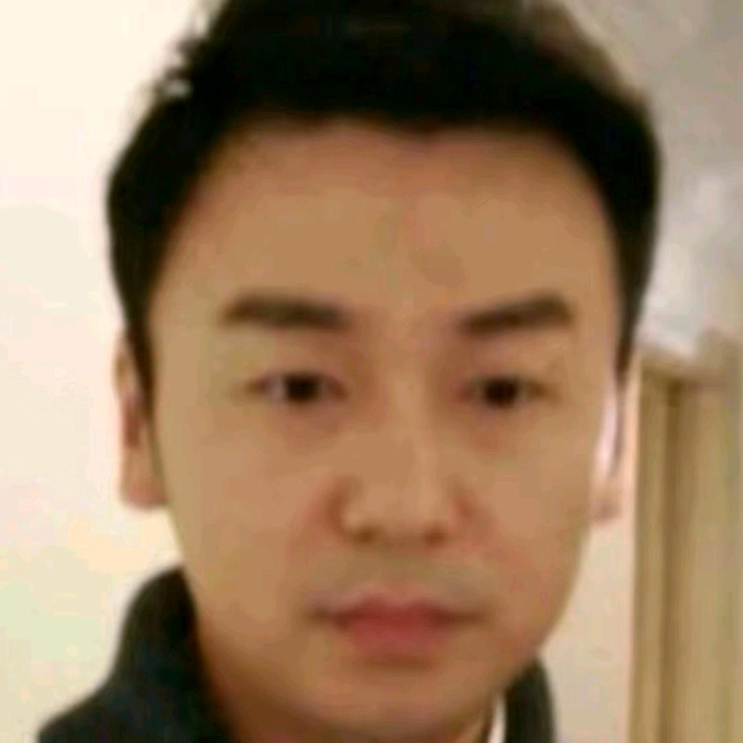 一朵风中摇曳的陈俊生