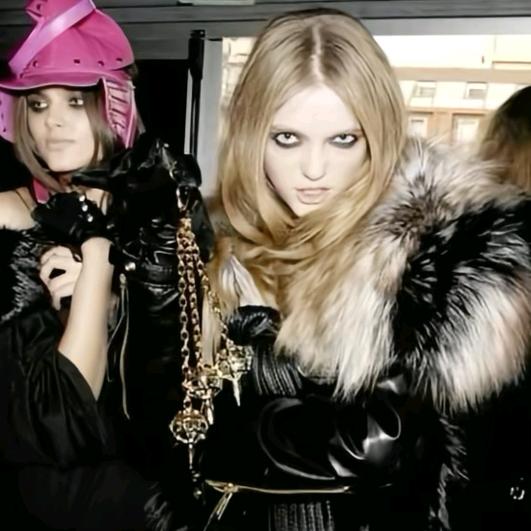 𝕭𝖑𝖆𝖈𝖐 𝕮𝖍𝖆𝖕