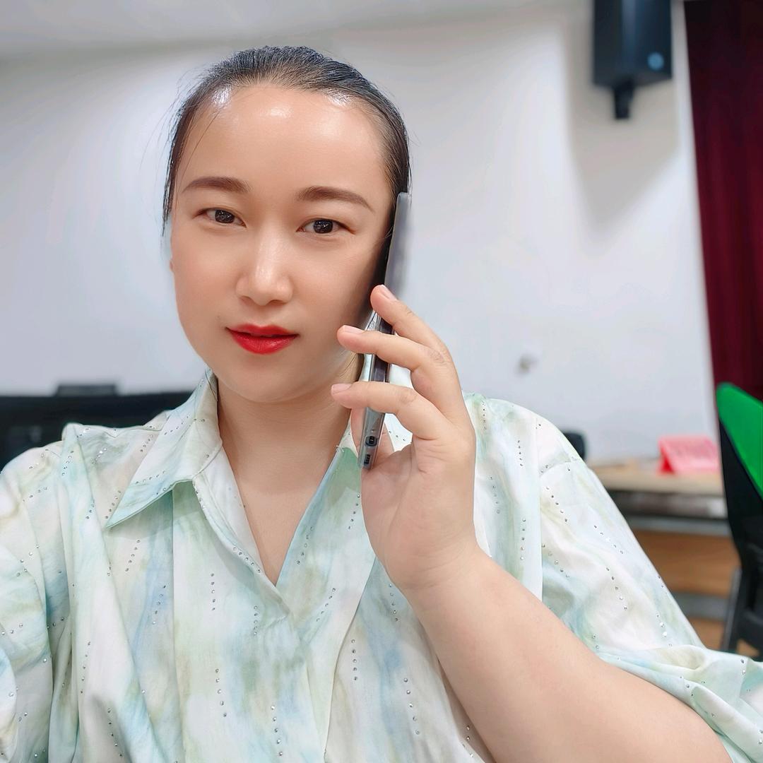 荣昌手机店的饶店长