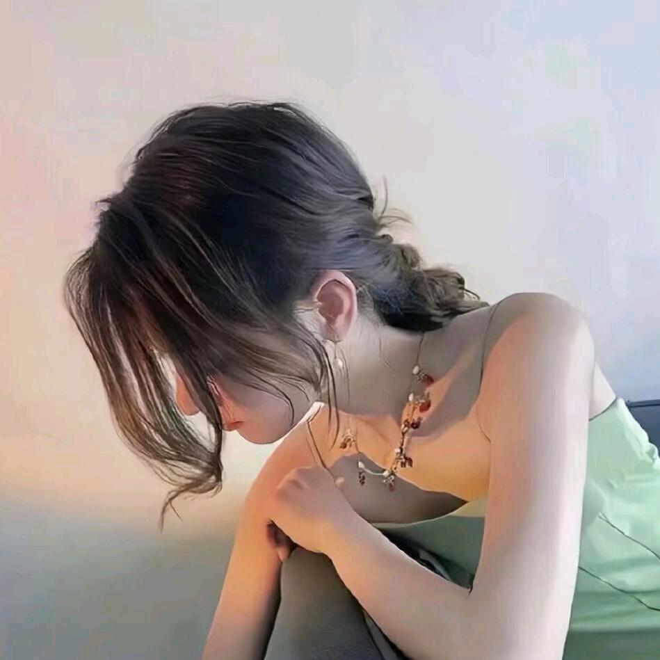 旧衬衣(美甲美睫可招收学员）