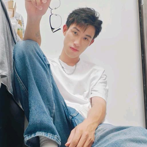 嗷～恶龙咆哮～嗷呜～