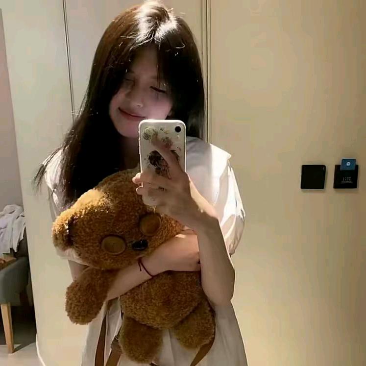 潇潇（别看我置顶）