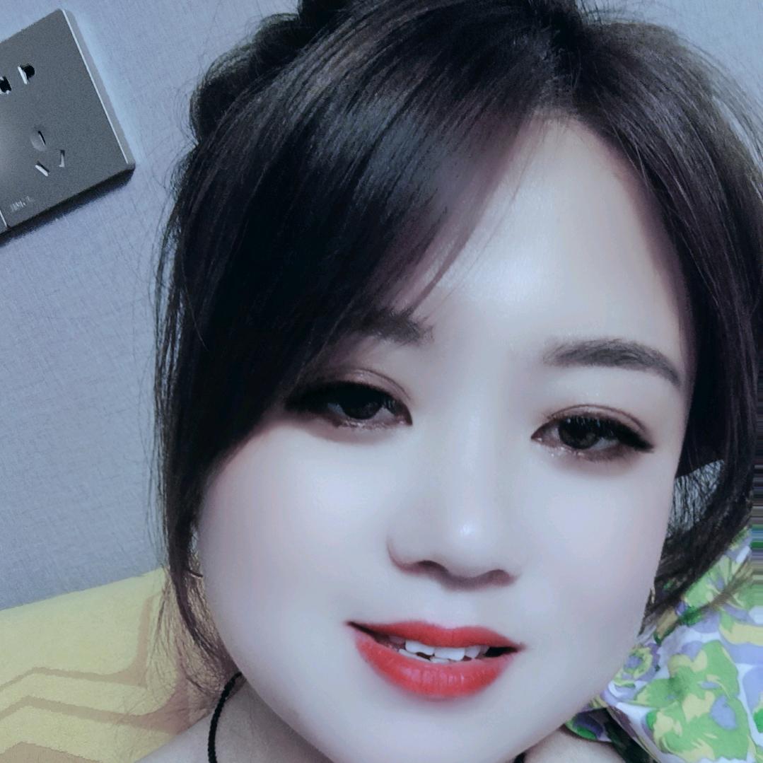 爱笑的大脸妹