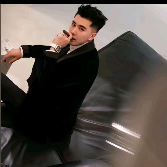 杨圣坤精选服饰