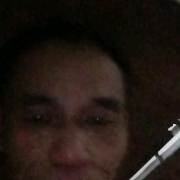 ，