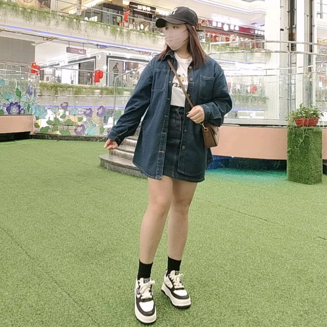 乡下的农村的山咔咔的