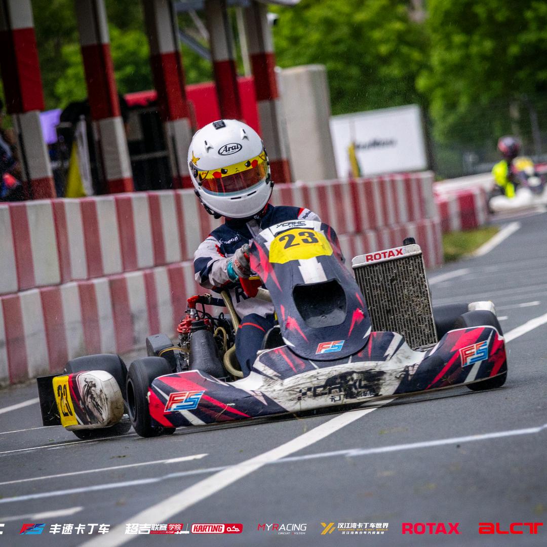moooooooon🏎️