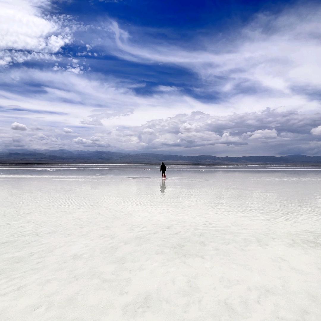 凑着太阳点根烟