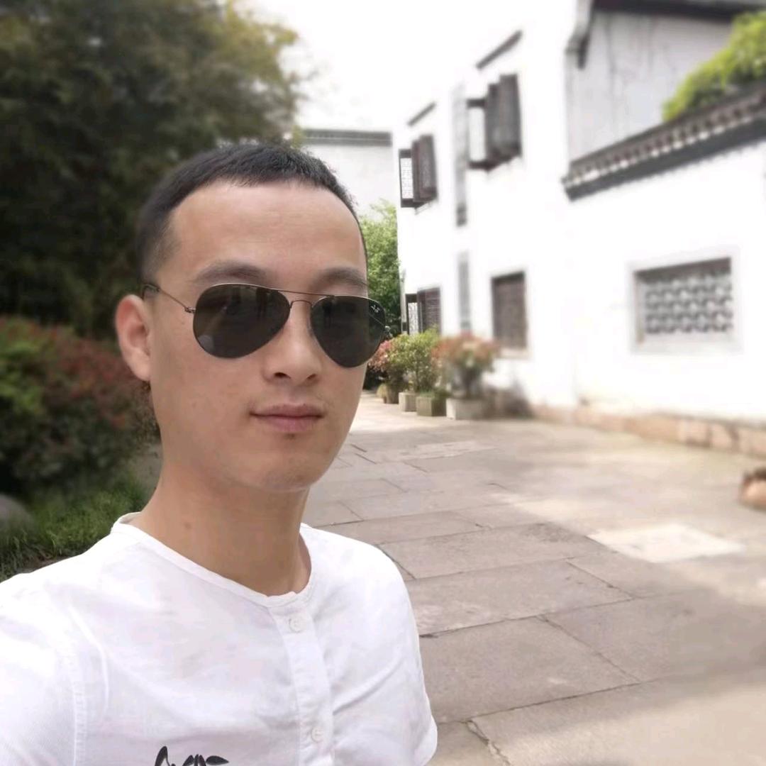 专业吃瓜小龙