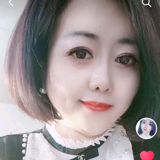 王霞