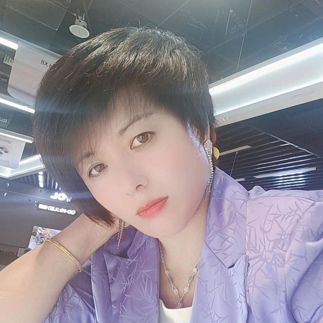 喜欢旅游的阳光妹