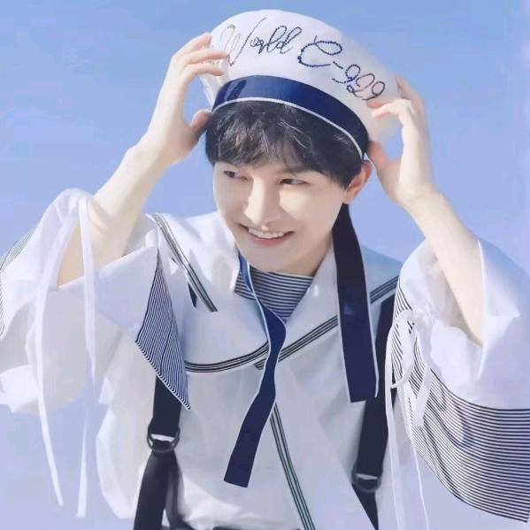 雯雯😃头像