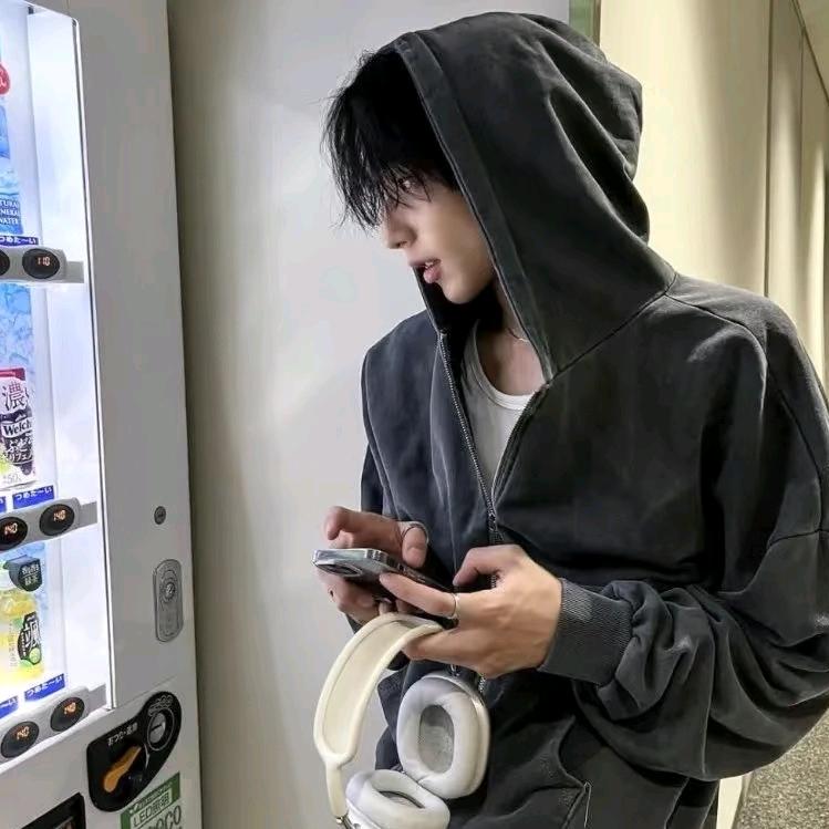 兴国玩王者的小帅
