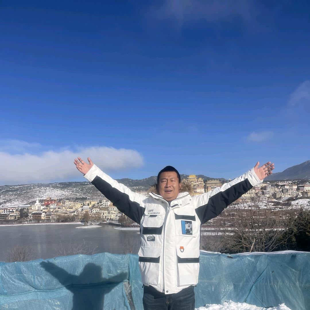 龙哥爱旅行