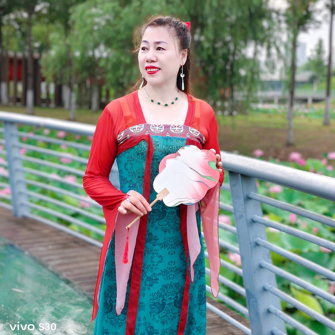 冷艳的🎀雨蝶