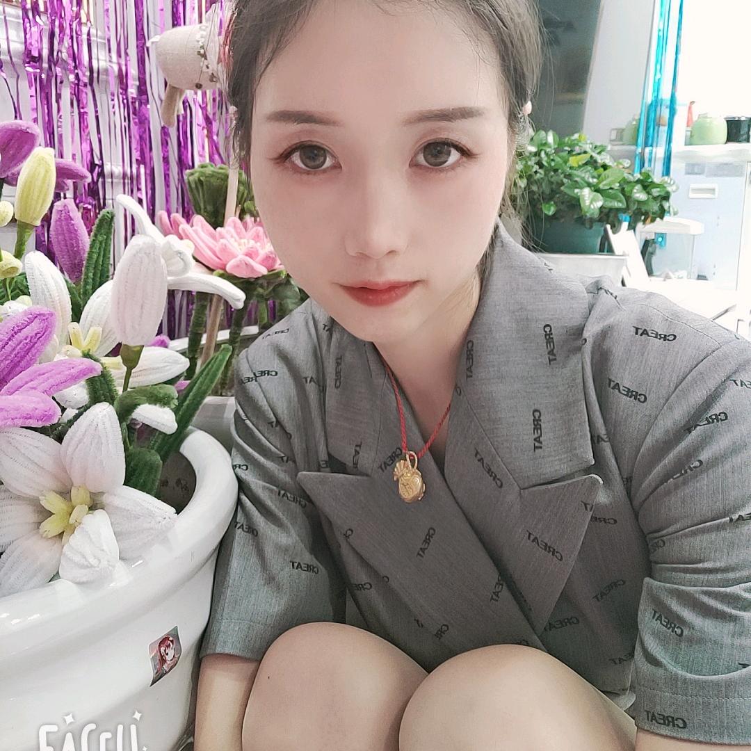 小仙女🎤（服饰14:20首播）