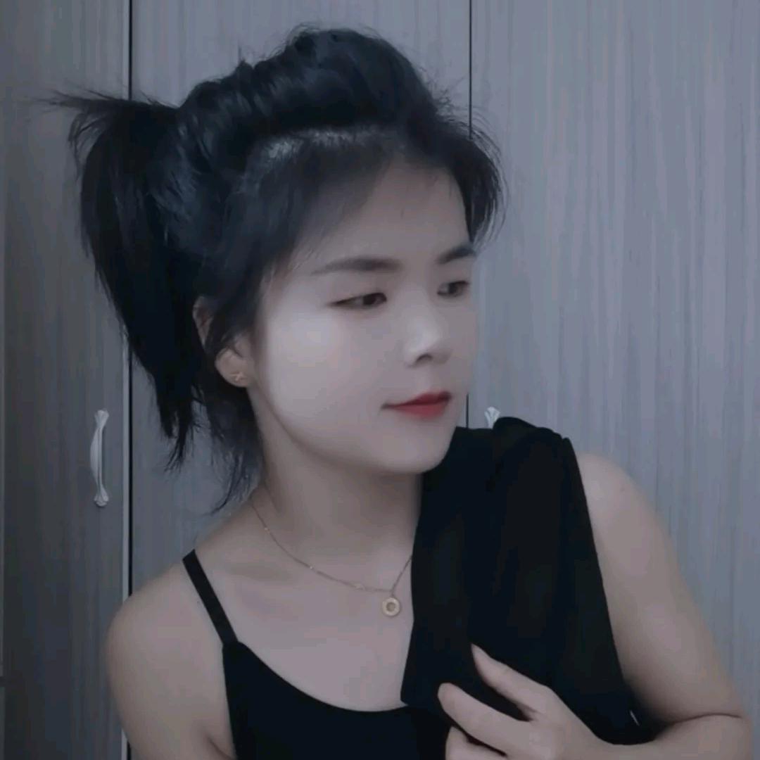 单眼皮小琴