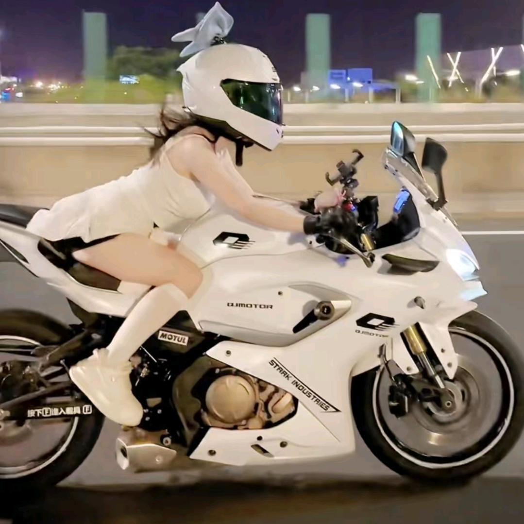 霏妮莫姝
