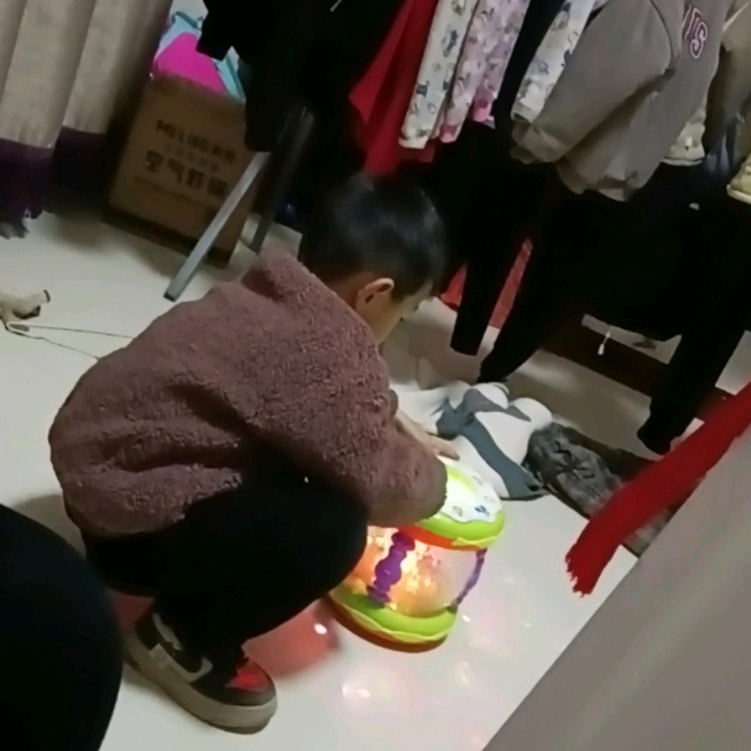 流水迢迢