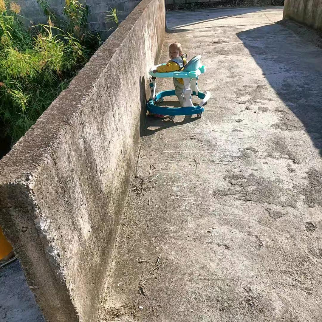 涛中人调皮捣蛋的家伙节涛他俩老表