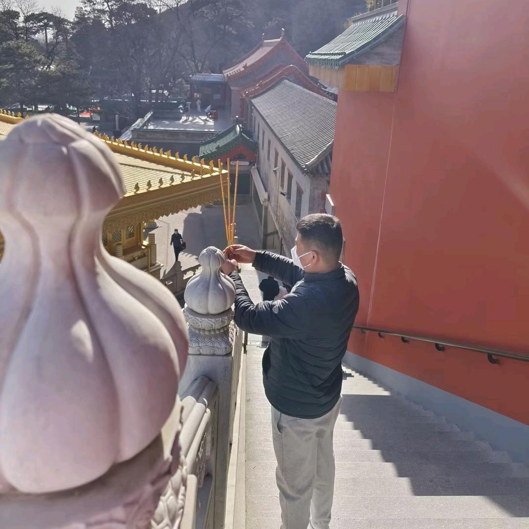 钓鱼老黑