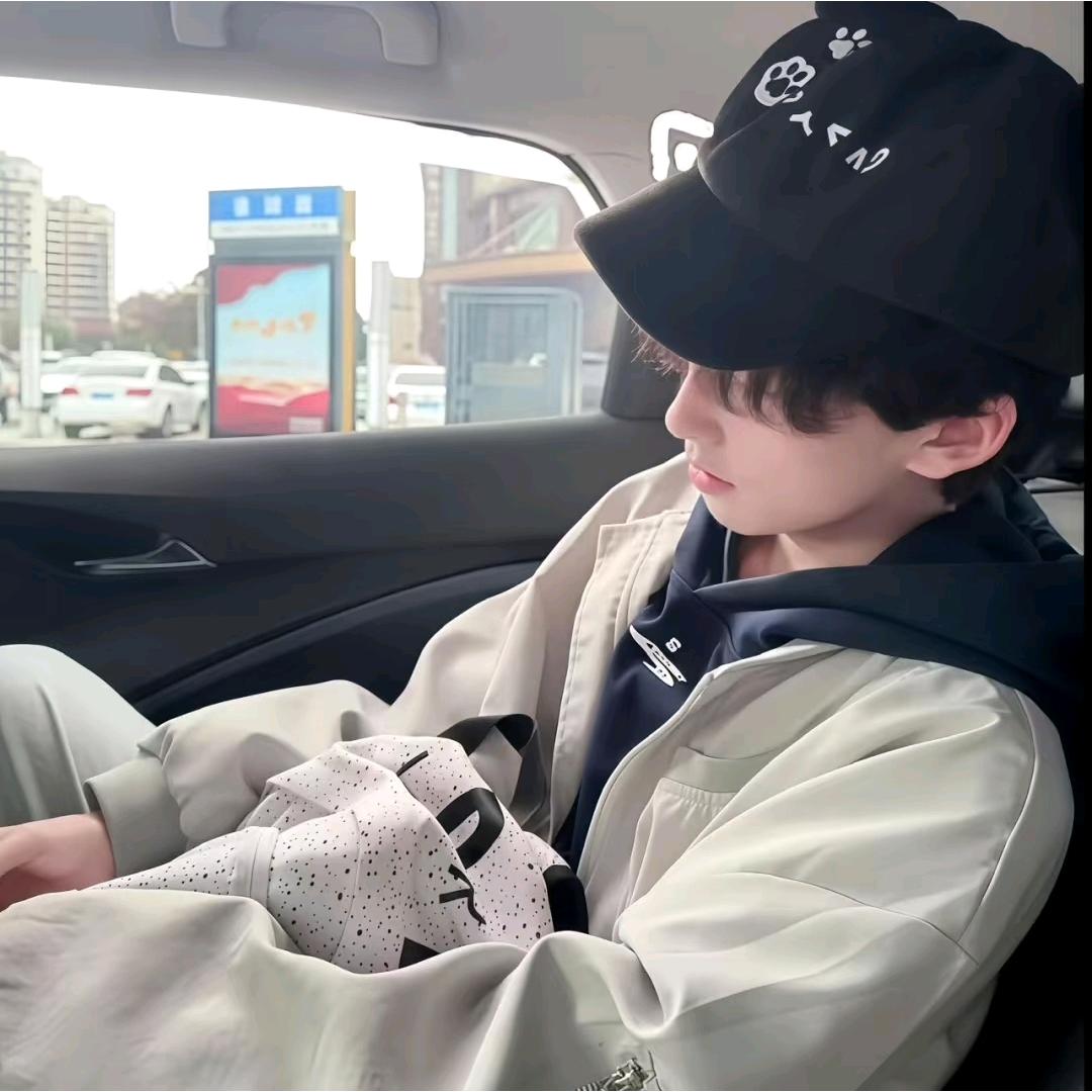 灵佑小泽