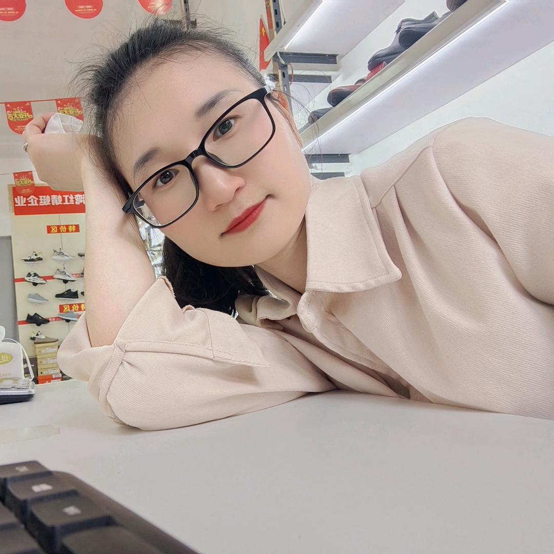 泸州市江阳区白马香香莉鞋店