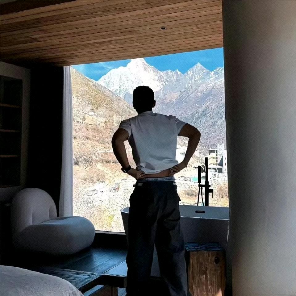 楊哈哈哈.