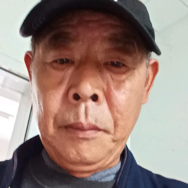 开开心心的人