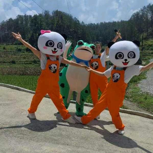 翠花    熊猫送祝福