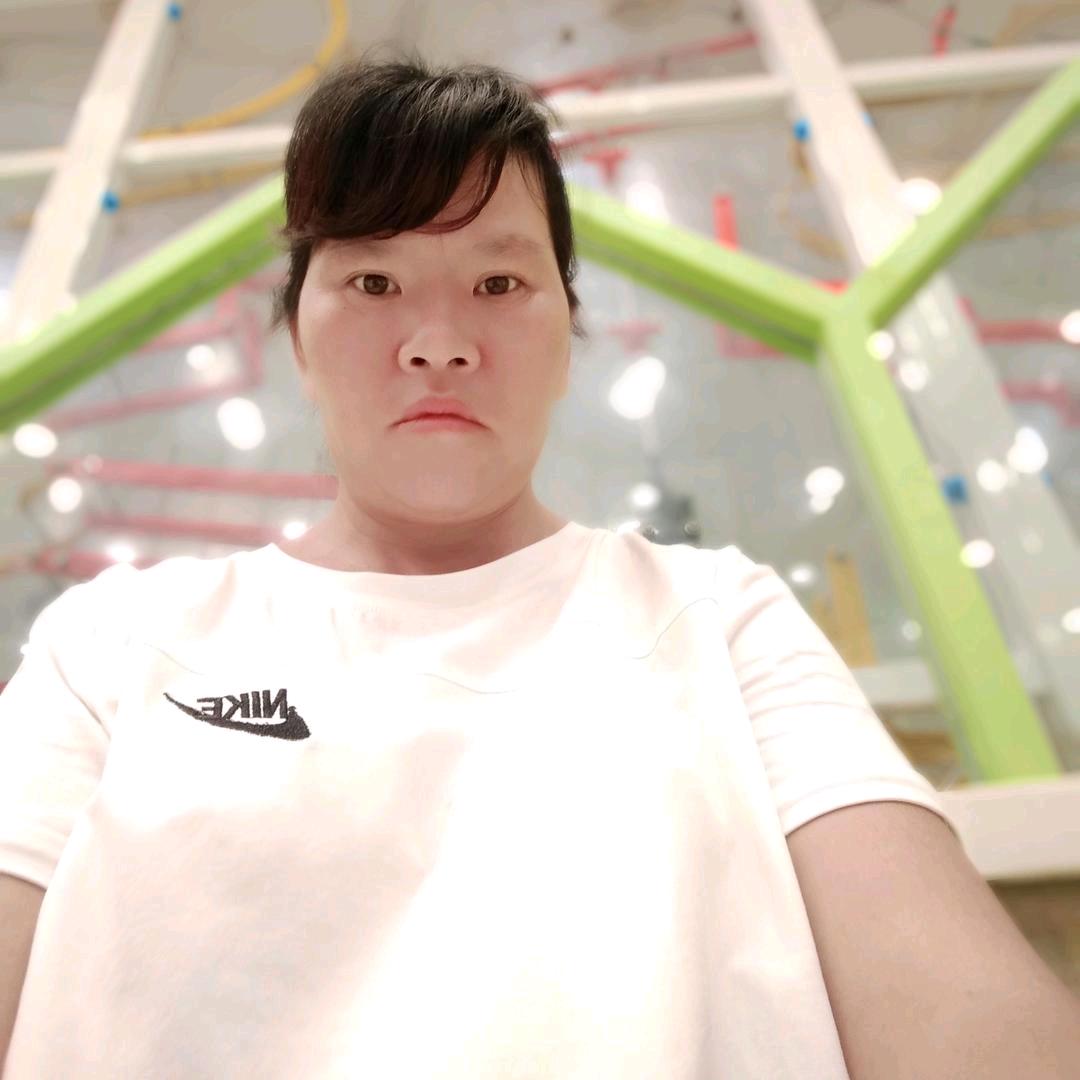 爱笑的女孩