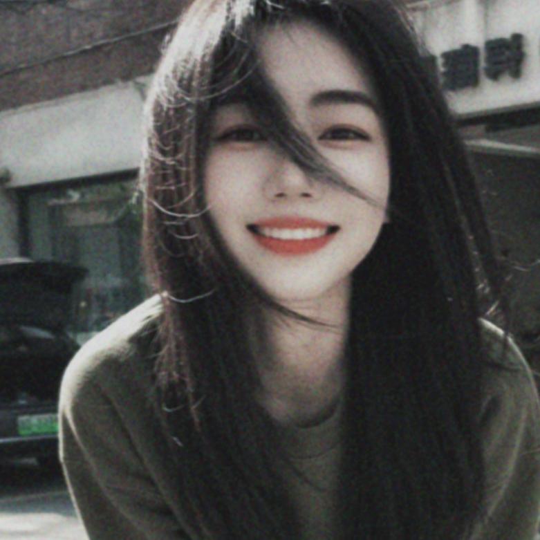 ℒ𝒾𝓊 浅浅ᥫᩣ⁵²¹