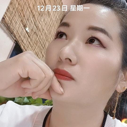 地摊热干面，臭豆腐