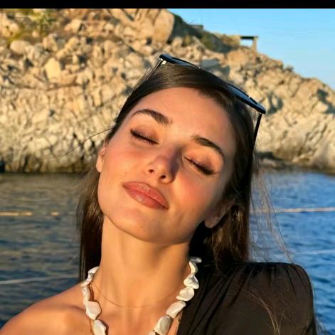 山里的湖泊女士 （提醒我减肥）