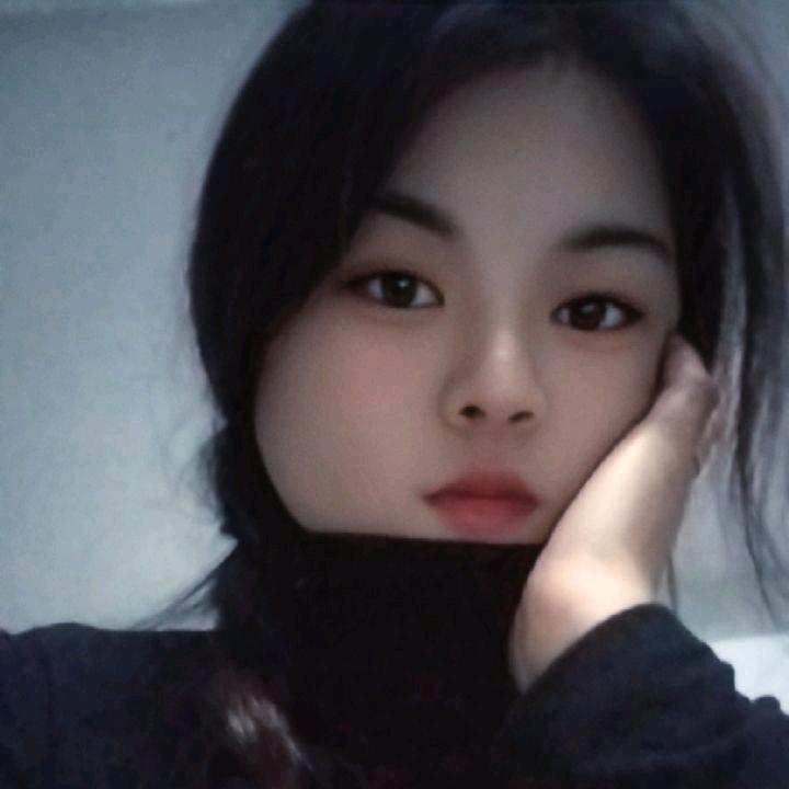 是芸芸吖