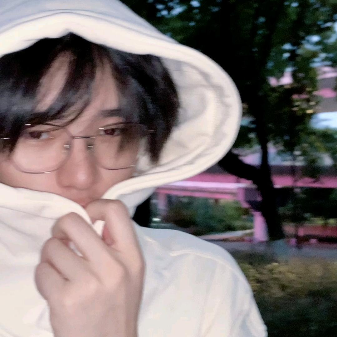 (눈_눈)