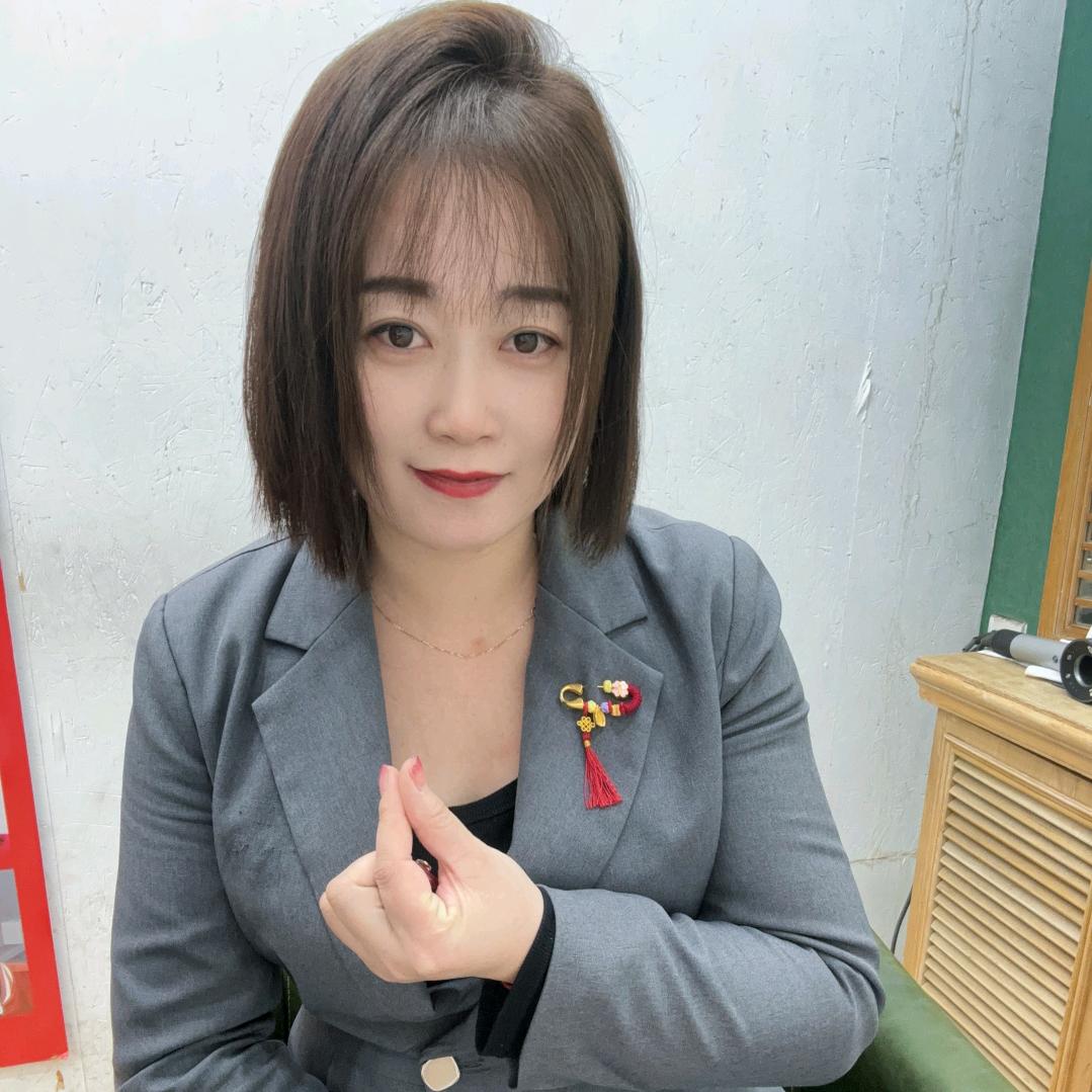 萃华金店阜新店姜羽娜