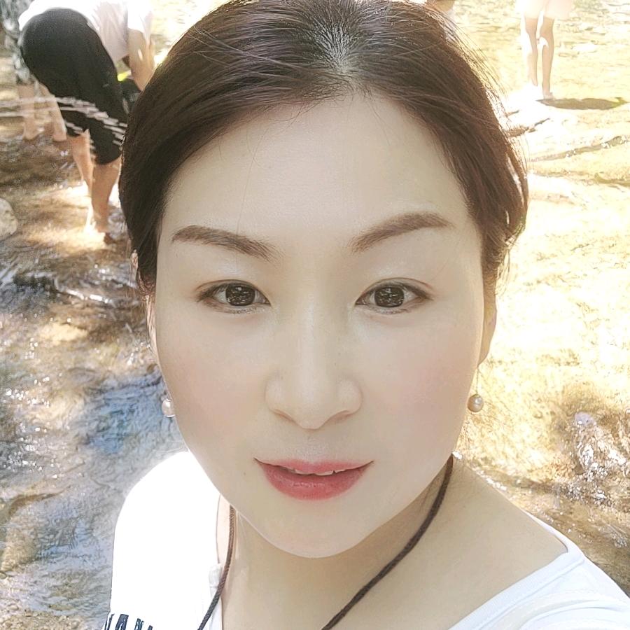 昌乐级简尚品服装店