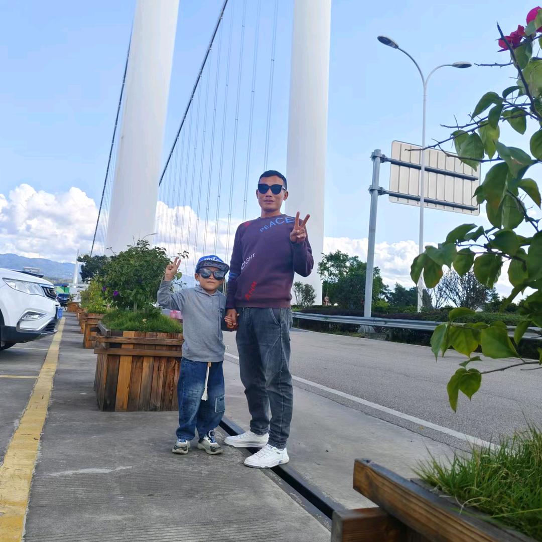 AAA.轻刚别墅...方岩