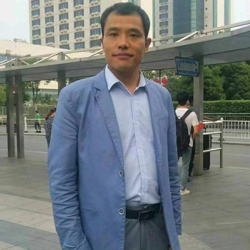 邓路英与飞天葡萄技术管理