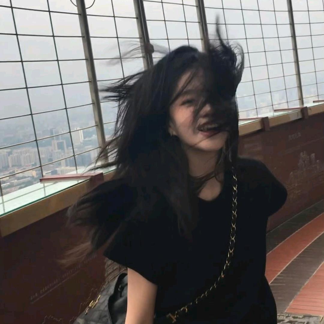 炸开的淀粉肠