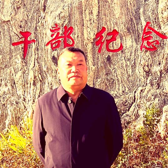 龙湾斋主