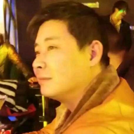 伟鑫二手车_张伟