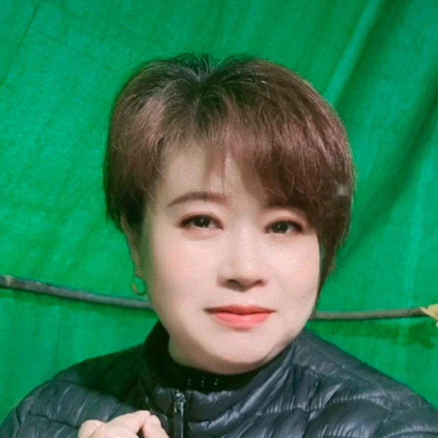 曲剧演员铁梅
