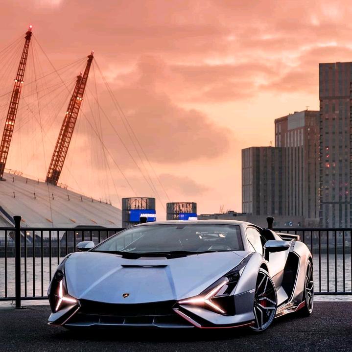 佳佳美妆奢品店