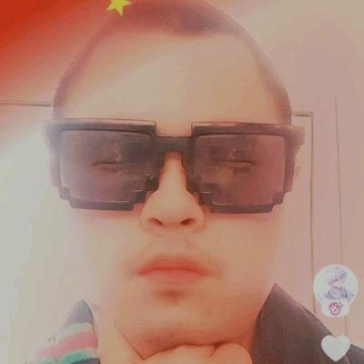 杨龙帅气头像